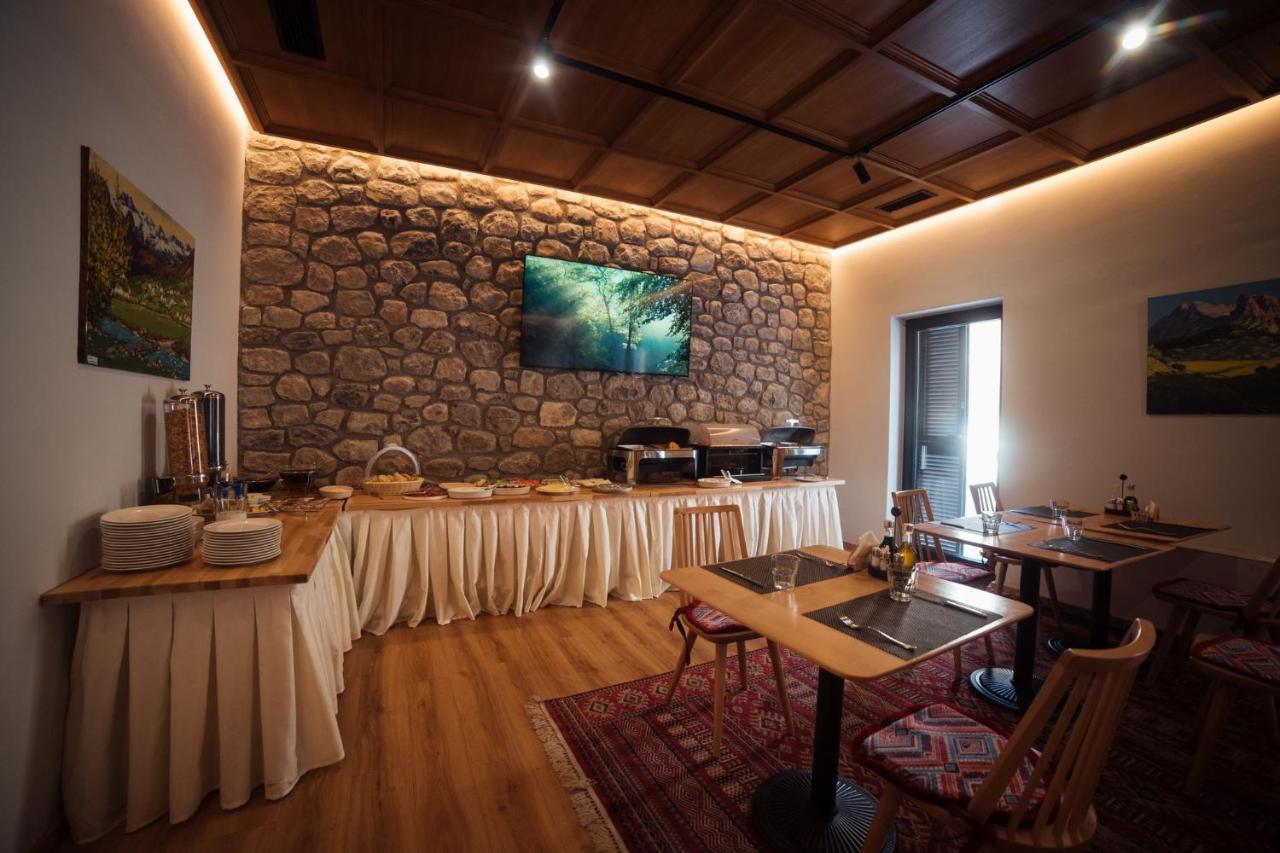 Hotel Kulla E Bajraktarit Boge Exteriér fotografie