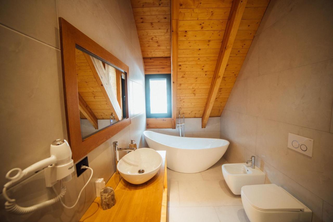 Hotel Kulla E Bajraktarit Boge Exteriér fotografie